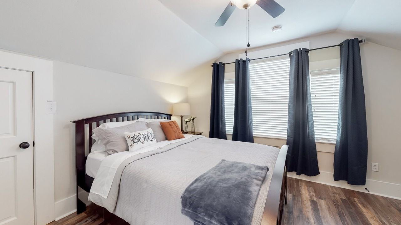 430 Lawton Ave #MAIN - Photo 3 of 38