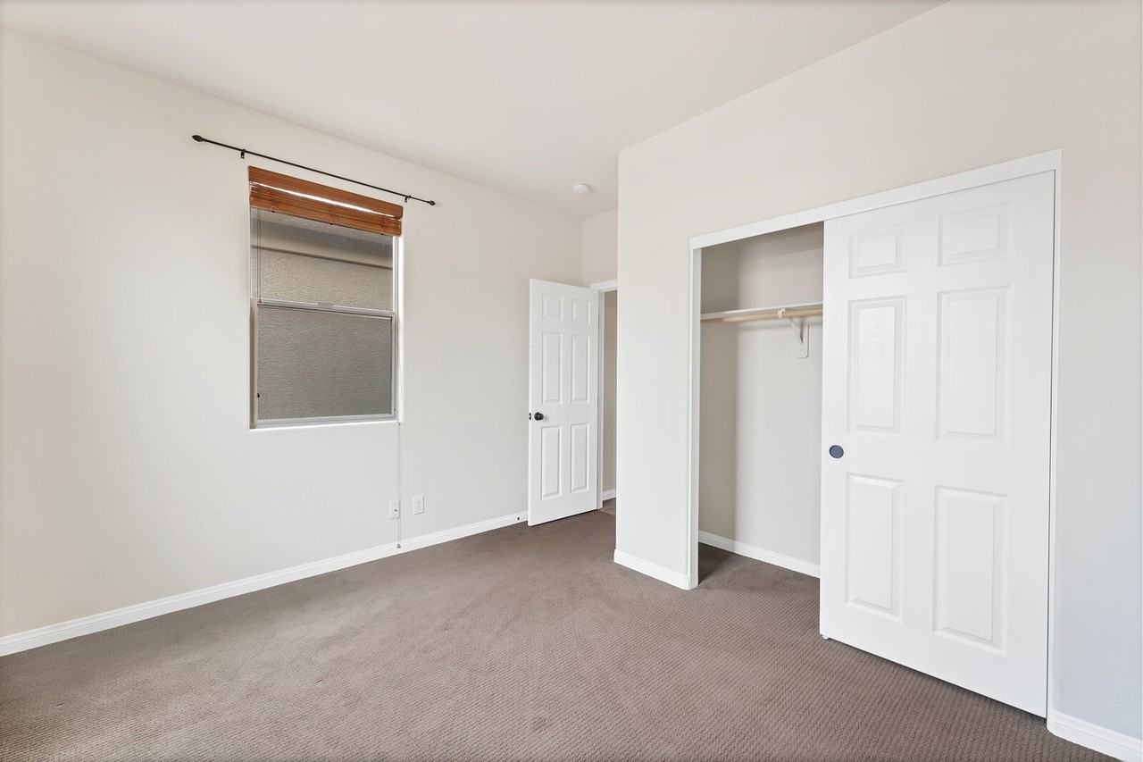 1011 Via Nandina Pl - Photo 3 of 25