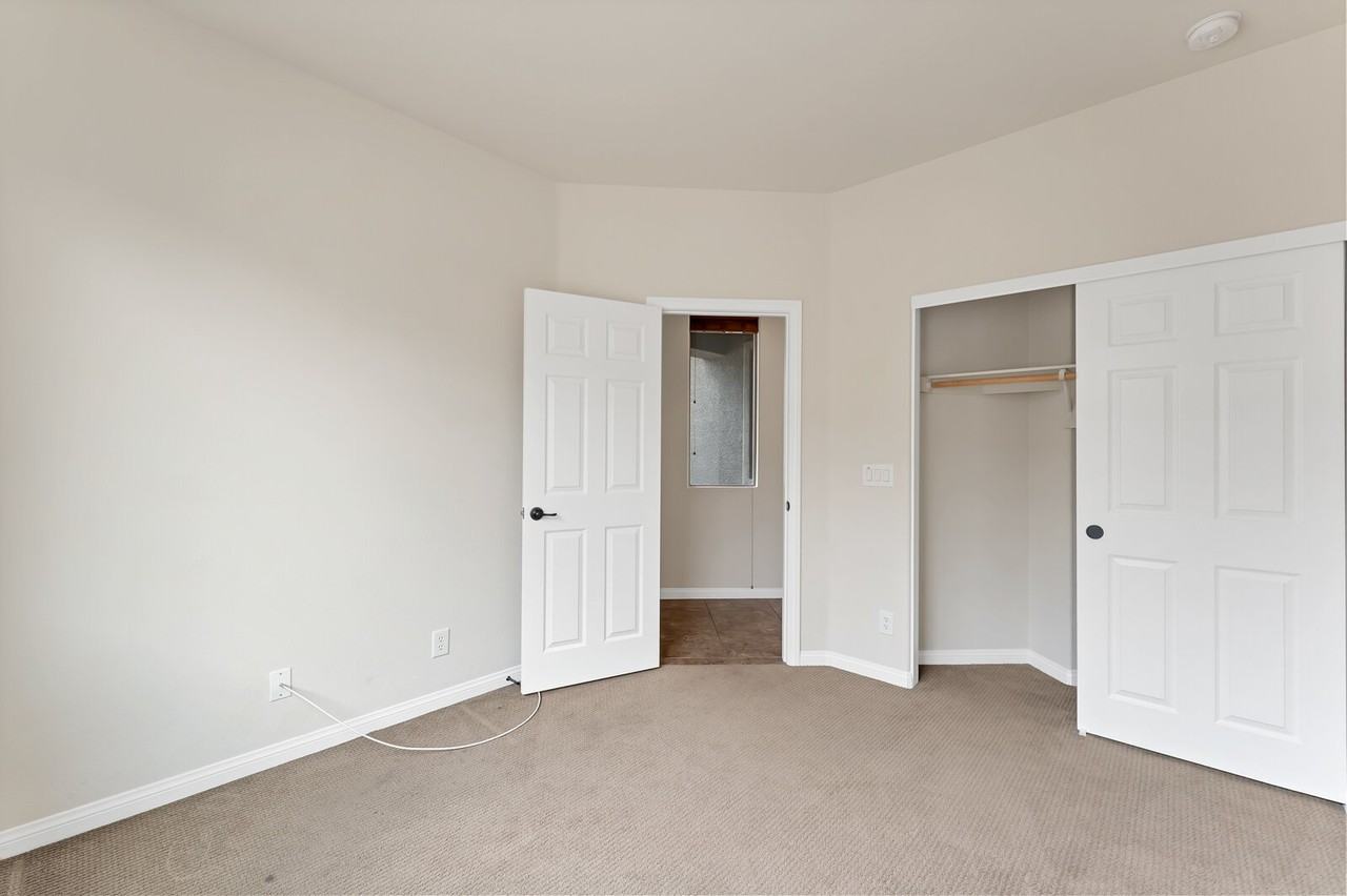 1011 Via Nandina Pl - Photo 6 of 25