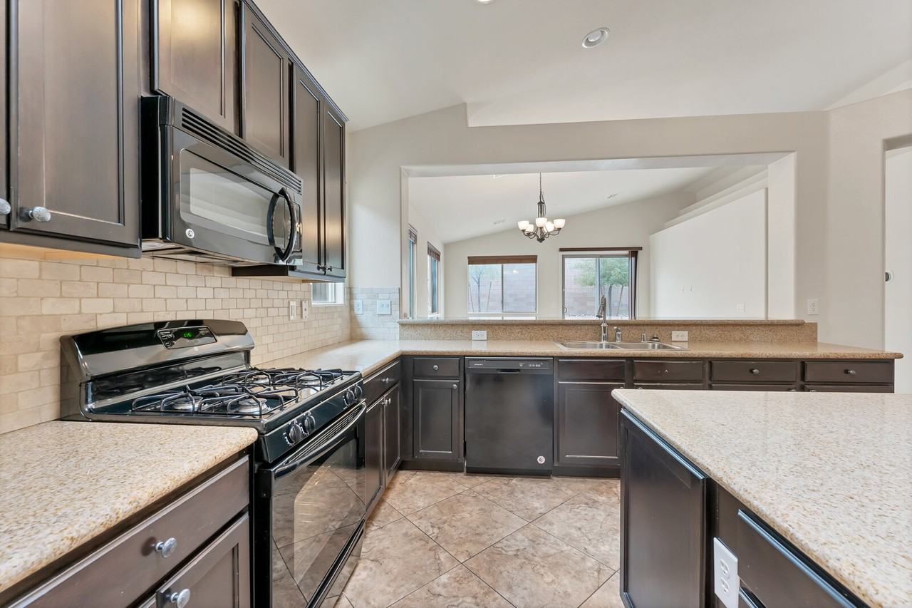 1011 Via Nandina Pl - Photo 6 of 25