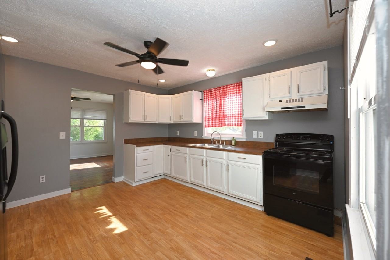 501 Small St - Photo 2 of 50
