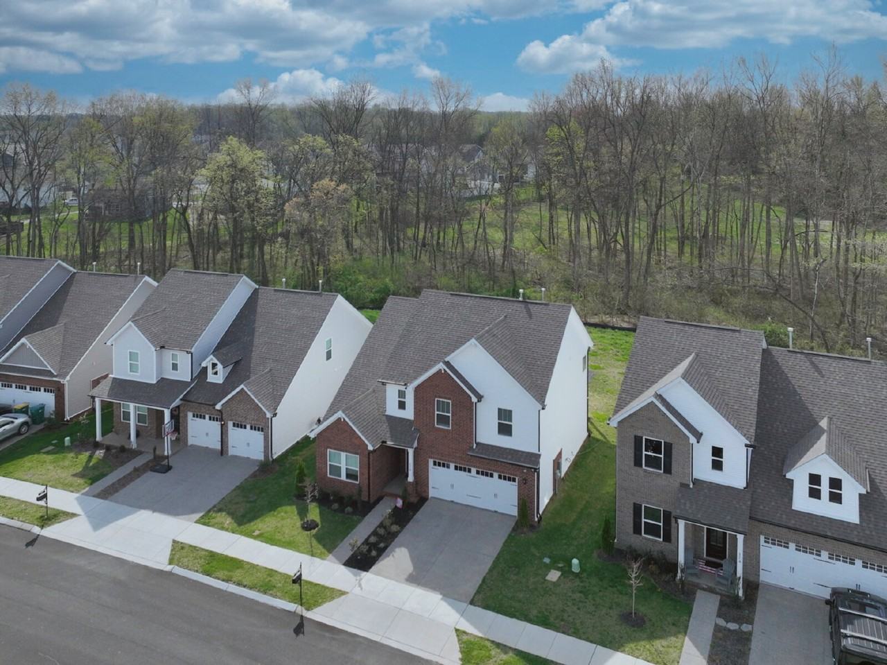 178 Crabourne Dr - Photo 5 of 50