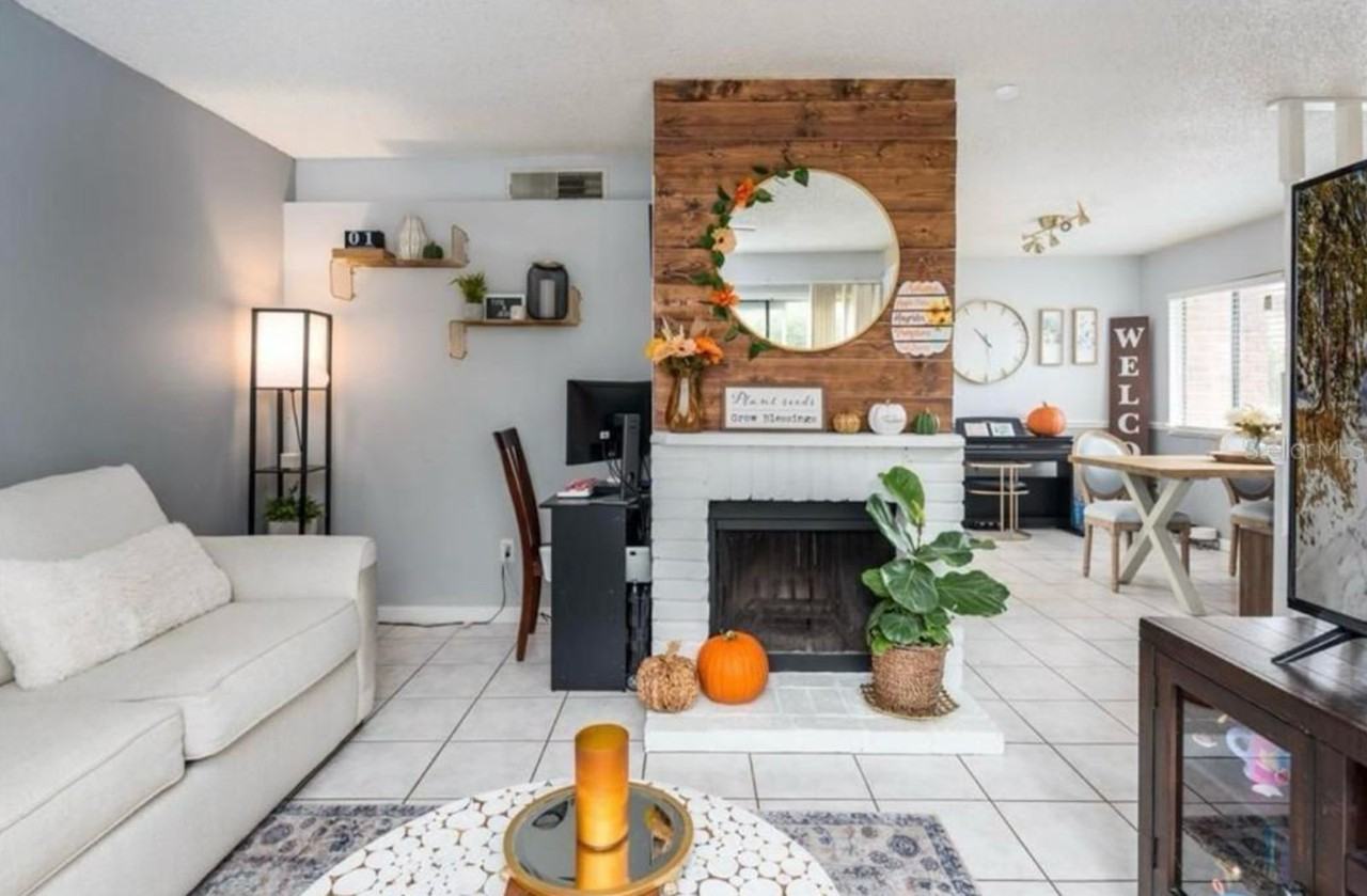 2342 Huntington Green Ct #2 - Photo 2 of 10