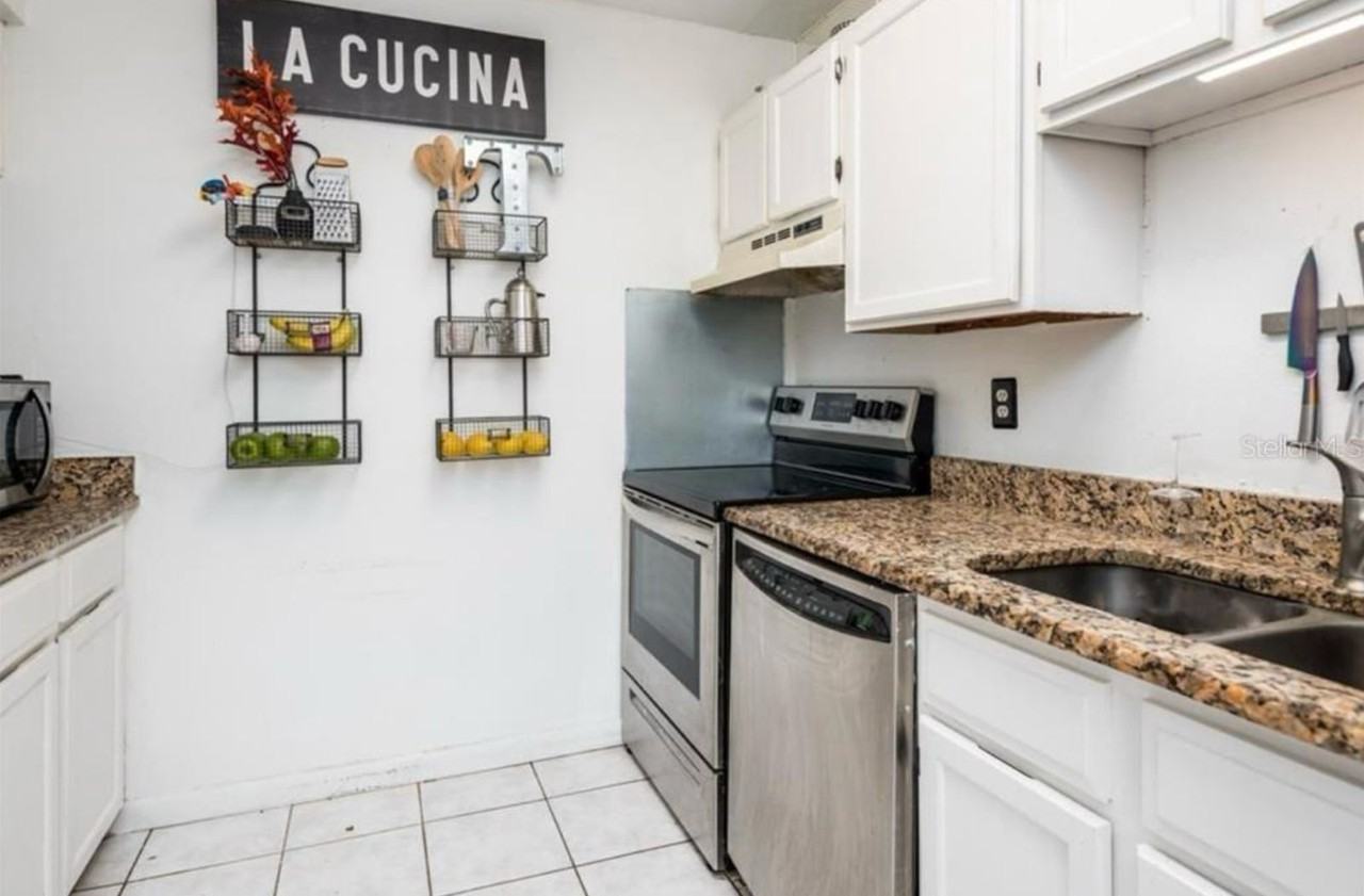 2342 Huntington Green Ct #2 - Photo 5 of 10