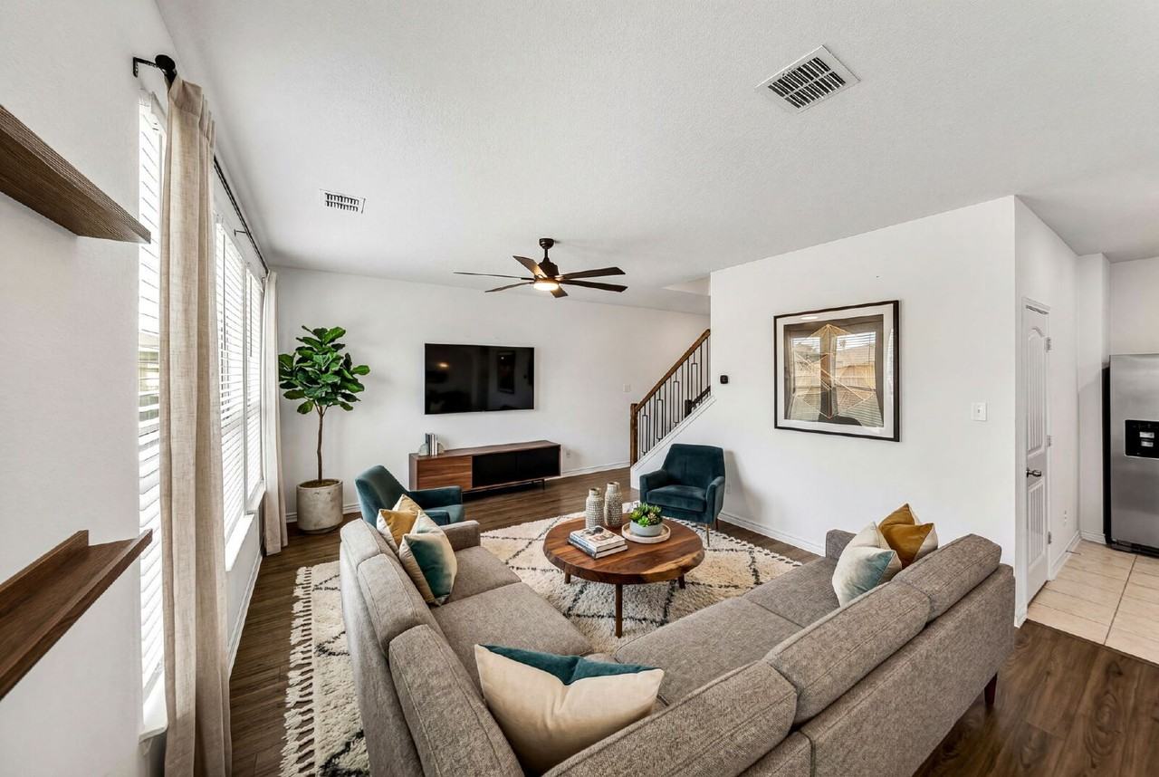 10115 Pearl Crk - Photo 6 of 40