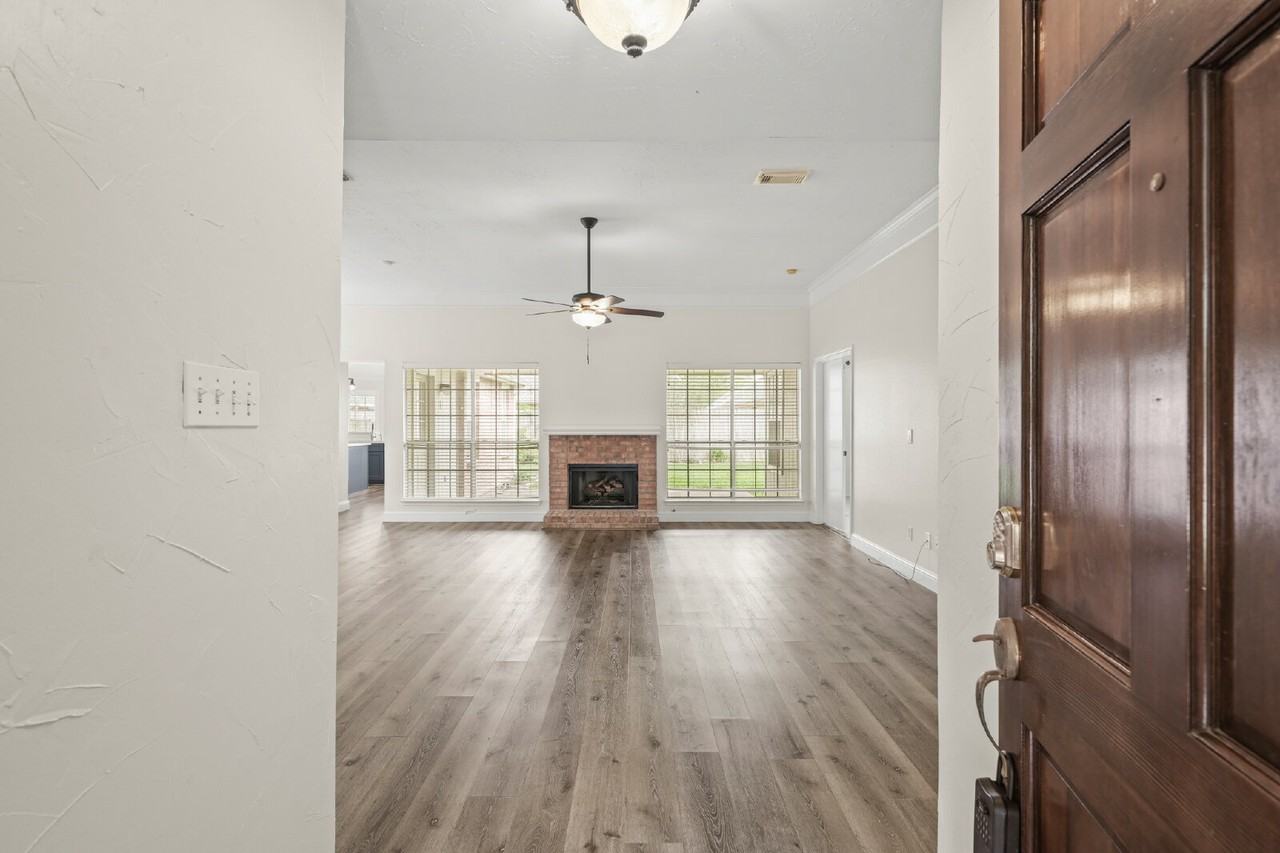 2727 N Peach Hollow Cir - Photo 2 of 17