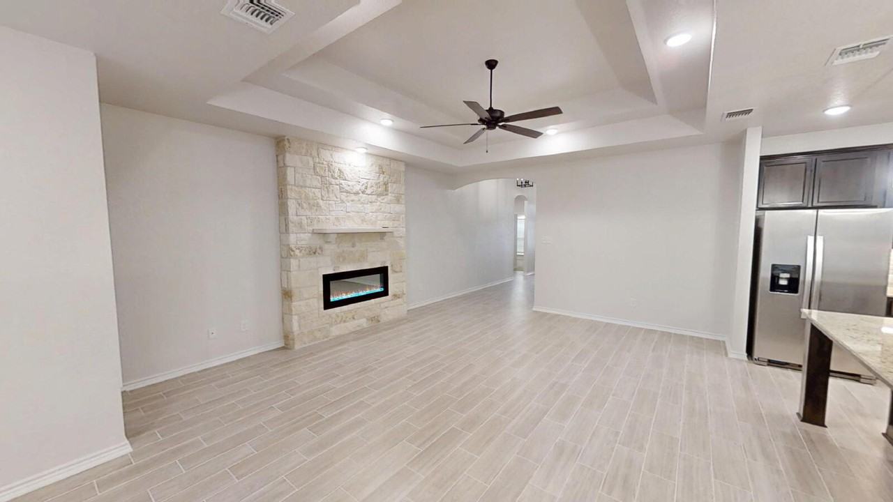 519 Tooter St - Photo 4 of 36