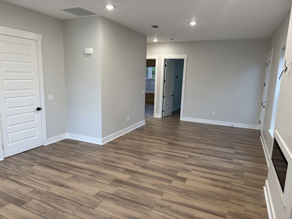 1900 Greenleaf St - Photo 5 of 13