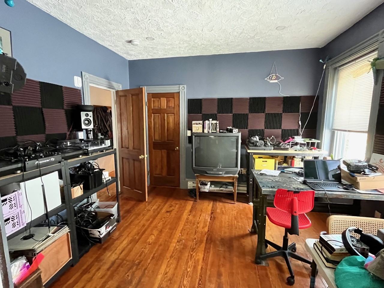 7 Kenney St #2 - Photo 4 of 10