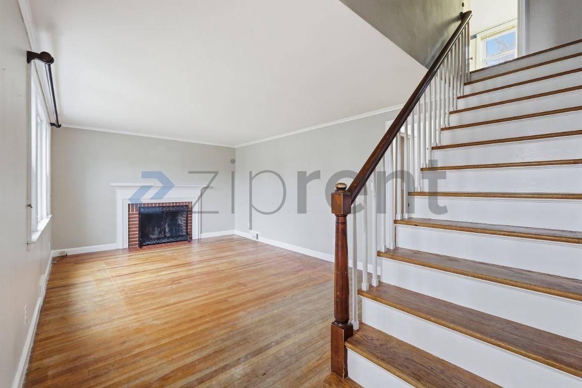 18 Saint James St - Photo 4 of 28