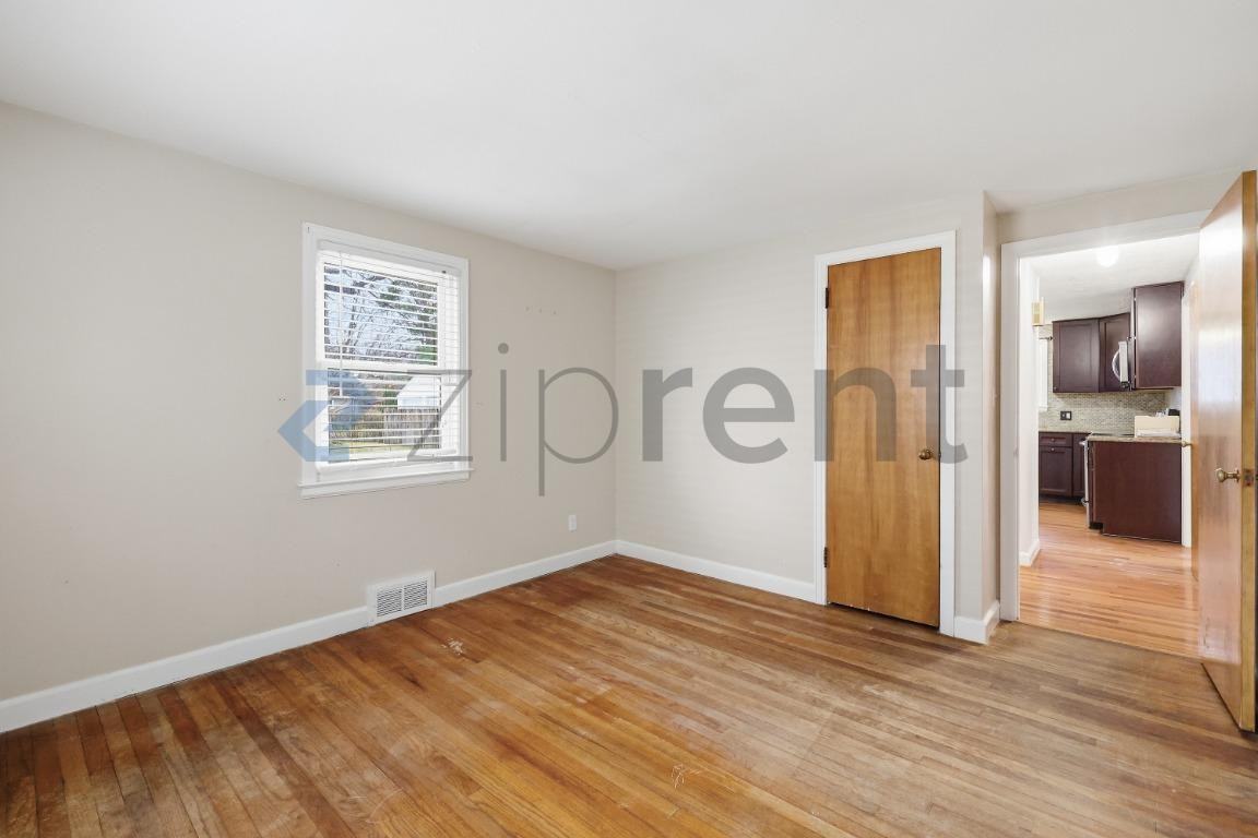 18 Saint James St - Photo 7 of 28