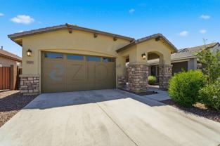 9219 W Sells Dr - Photo 1 of 1