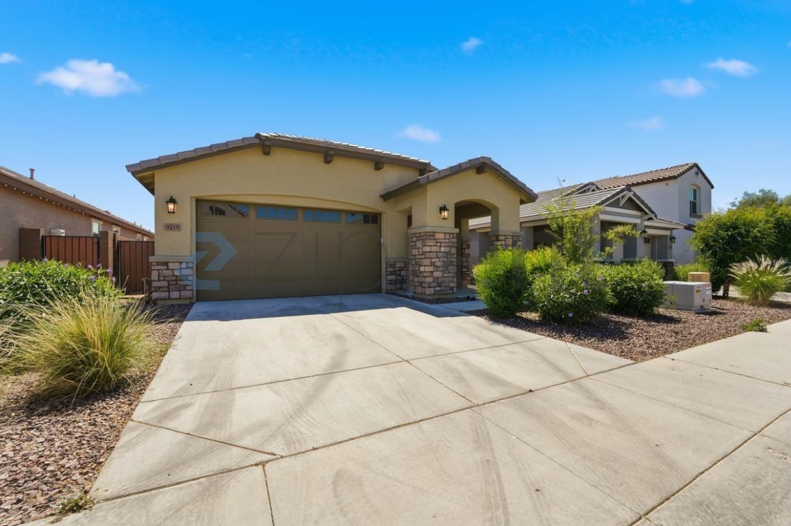 9219 W Sells Dr - Photo 4 of 44