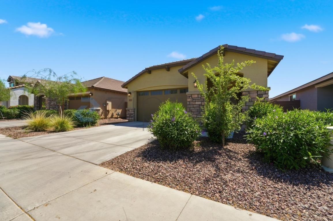 9219 W Sells Dr - Photo 5 of 44