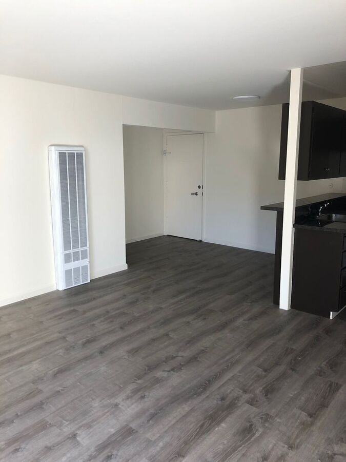 2315 Parker St - Photo 3 of 18