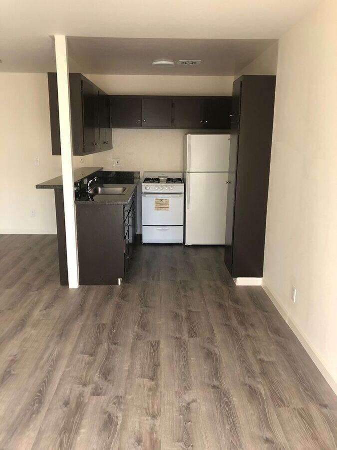 2315 Parker St - Photo 4 of 18