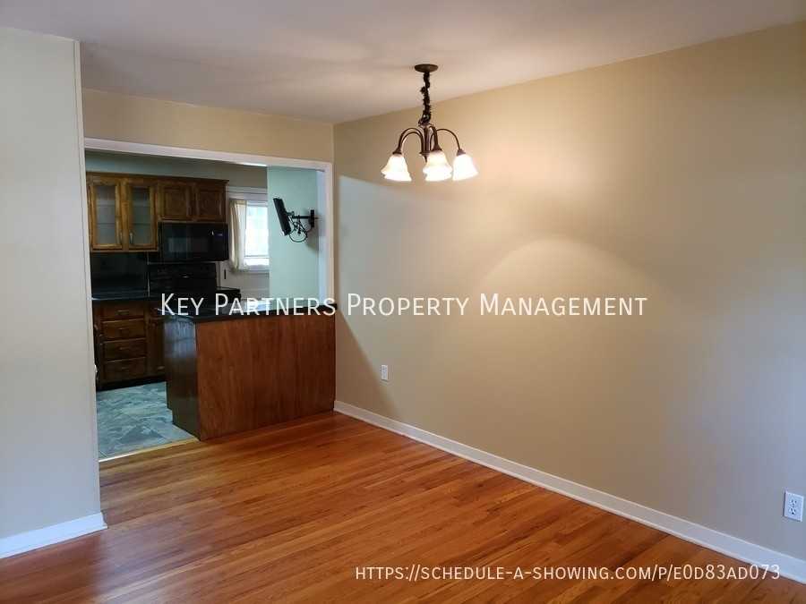 7132 Newton Dr - Photo 5 of 22