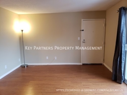 6212 Robinson St - Photo 4 of 13