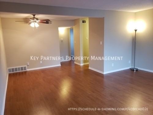 6212 Robinson St - Photo 5 of 13