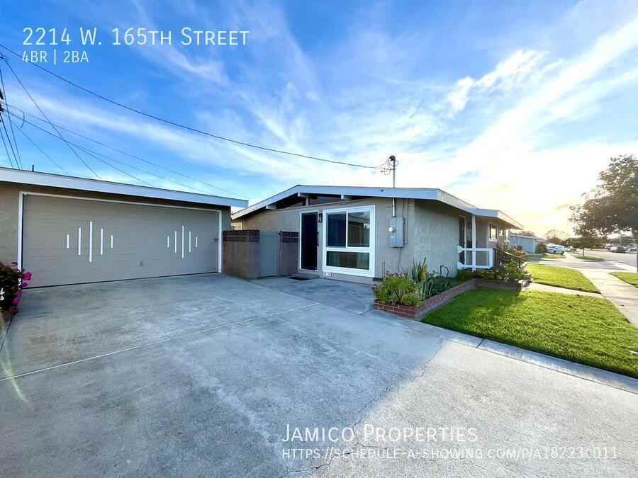 2214 W 165th St - Photo 4 of 22