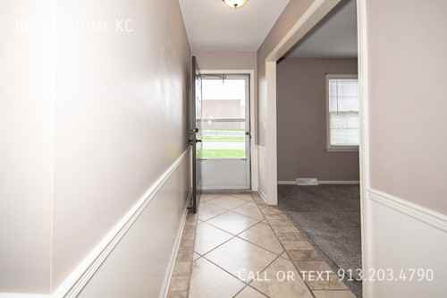 11314 W 74th St - Photo 2 of 29