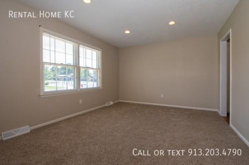 11314 W 74th St - Photo 4 of 29