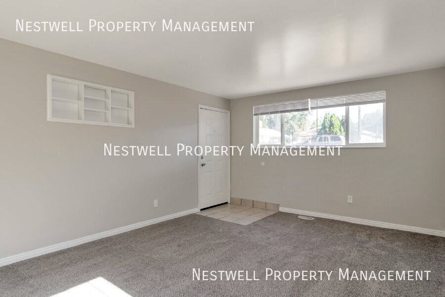 114 W Angelo Ave - Photo 2 of 19