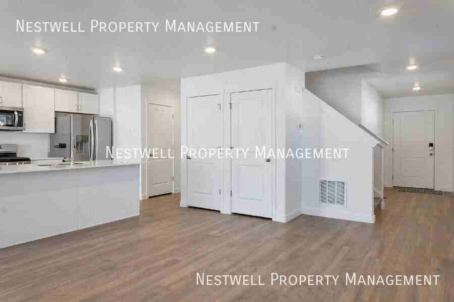 3886 W 860 N - Photo 3 of 19