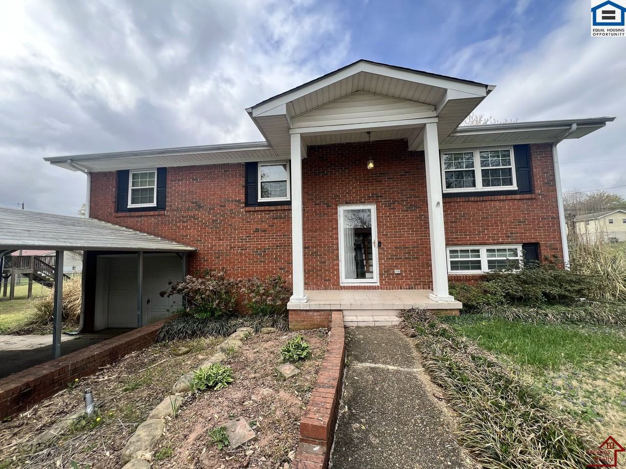 7204 Fairbanks Rd - Photo 2 of 25