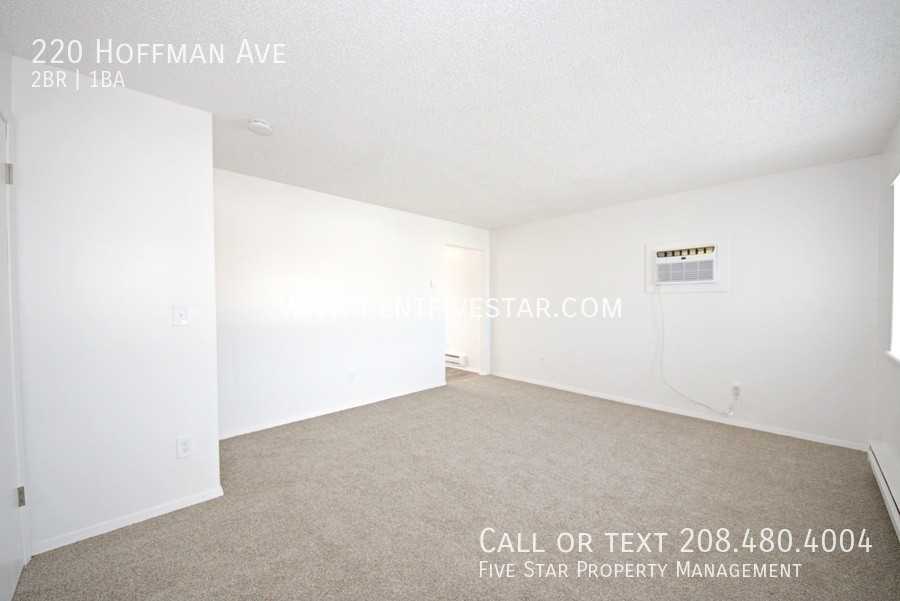 220 Hoffman Ave - Photo 4 of 14