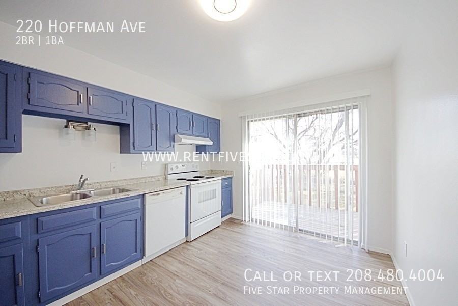 220 Hoffman Ave - Photo 5 of 14