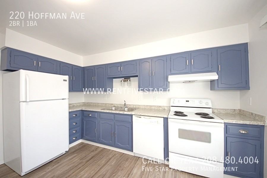 220 Hoffman Ave - Photo 6 of 14