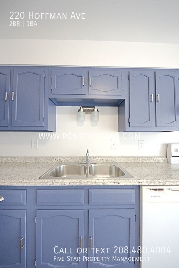 220 Hoffman Ave - Photo 7 of 14