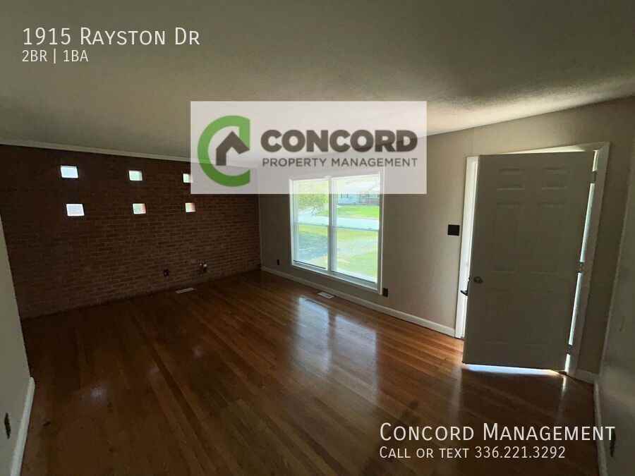 1915 Rayston Dr - Photo 4 of 18