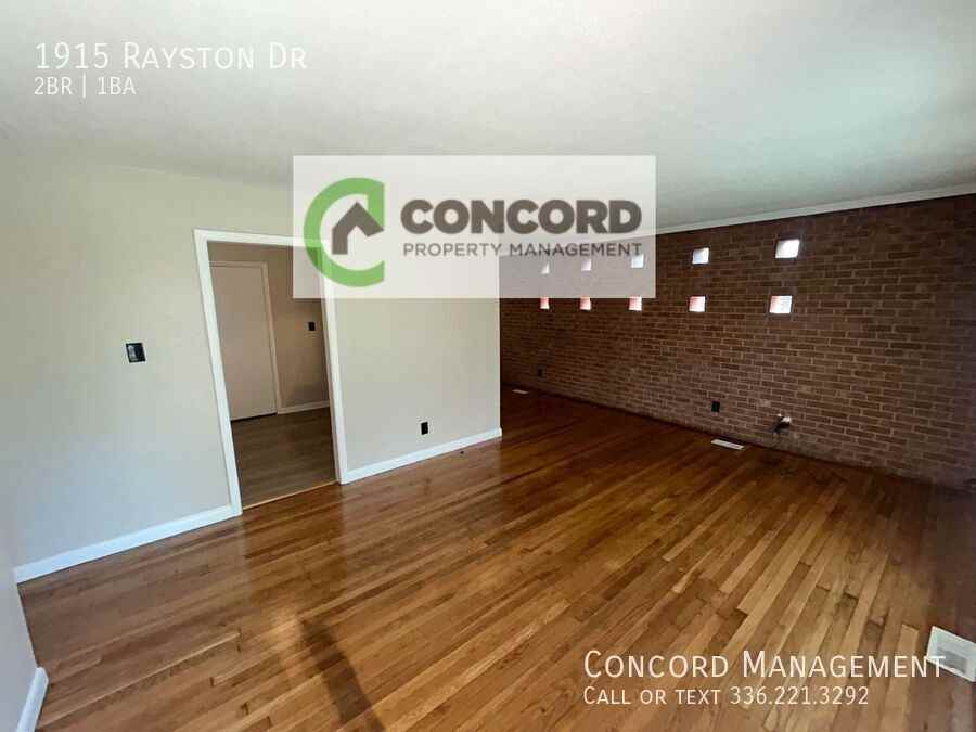 1915 Rayston Dr - Photo 5 of 18