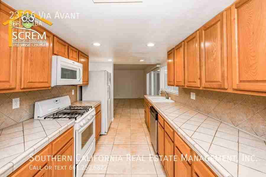 23716 Via Avant - Photo 7 of 35