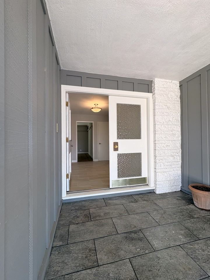 906 Viewridge Dr #NA - Photo 3 of 20