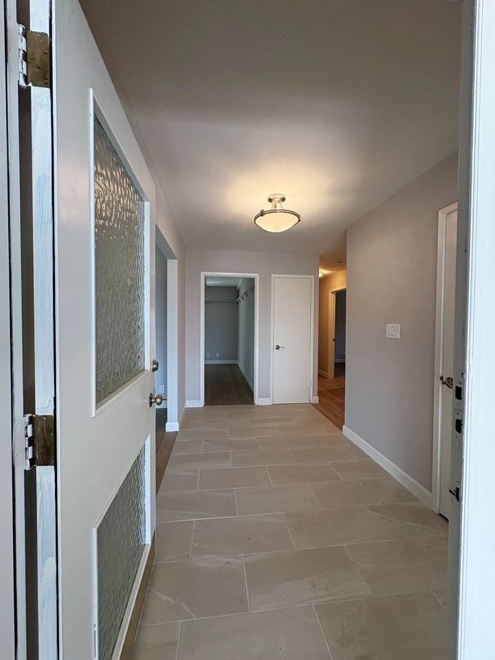 906 Viewridge Dr #NA - Photo 4 of 20