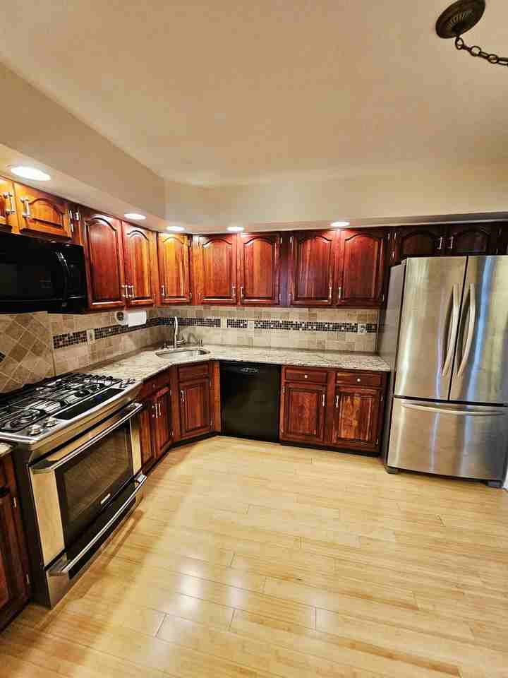 1990 Mattis St #1990 - Photo 5 of 20