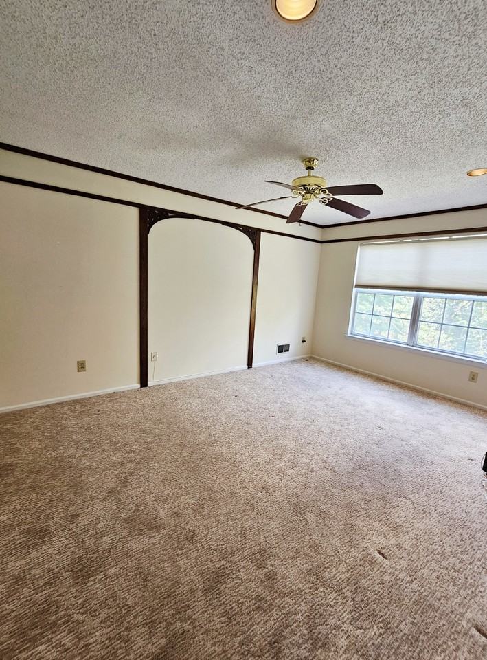 1990 Mattis St #1990 - Photo 6 of 20