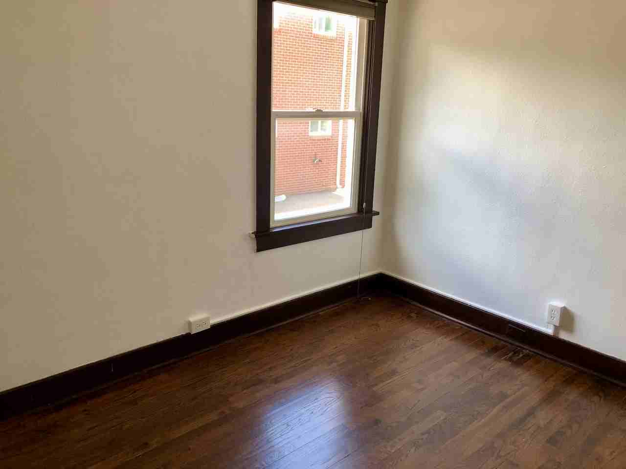 513 Terry St #1 - Photo 3 of 15