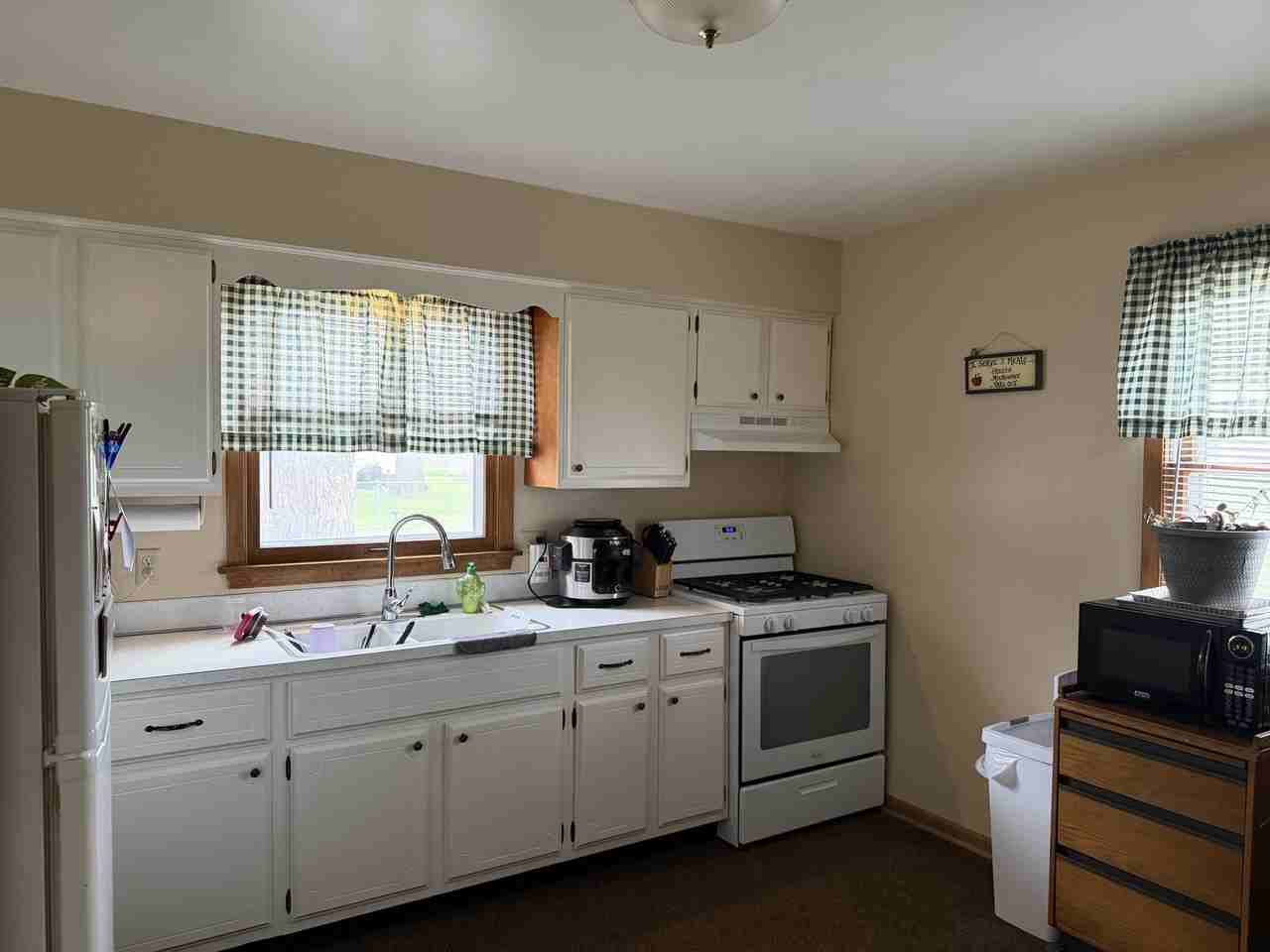 240 4th St E #1-2 - Photo 3 of 8