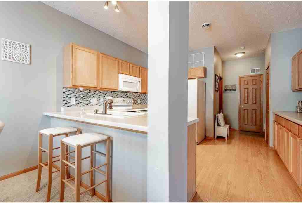 7634 Lachman Ave Ne - Photo 7 of 17