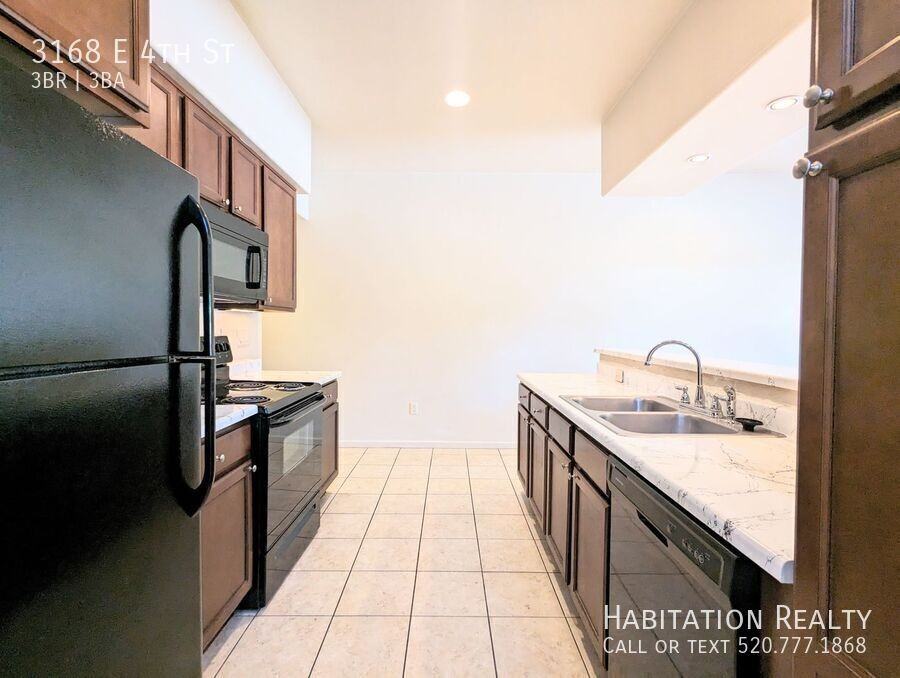 3168 E 4th St - Photo 2 of 24