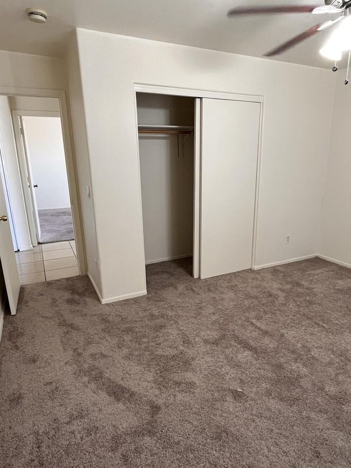 1597 W Mountain View Rd #5 - Photo 7 of 8