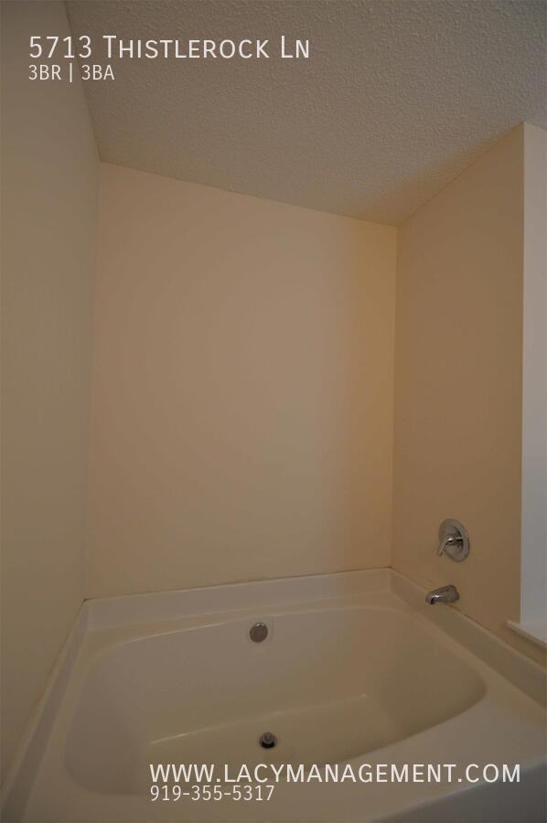 5713 Thistlerock Ln - Photo 5 of 12