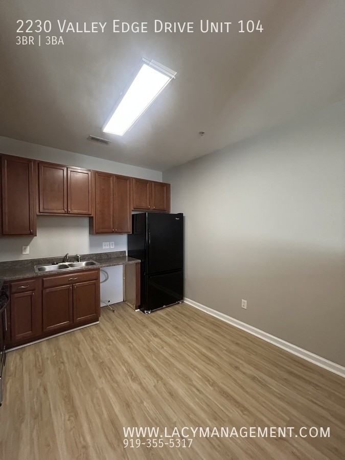 2230 Valley Edge Dr Unit 104 - Photo 5 of 19