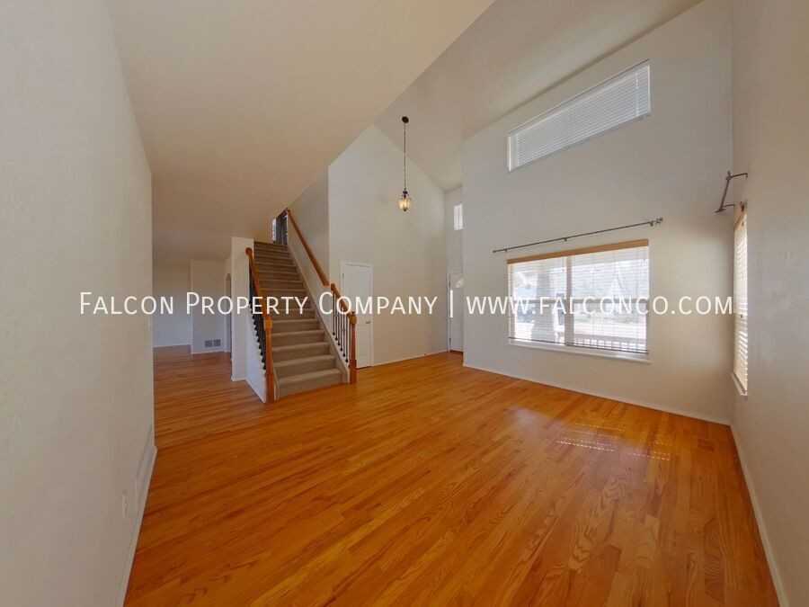 4055 Morning Glory Rd - Photo 3 of 28