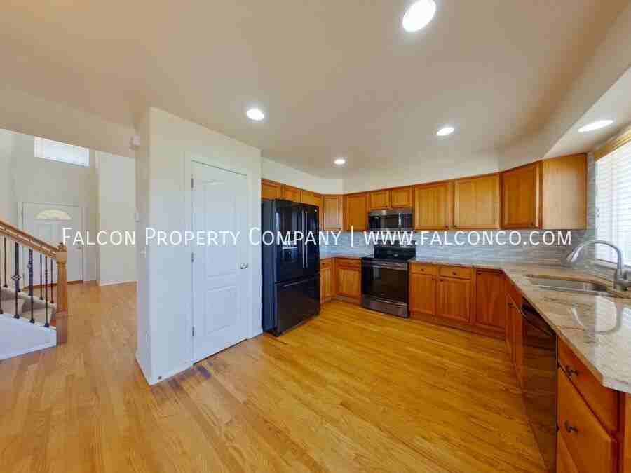 4055 Morning Glory Rd - Photo 4 of 28