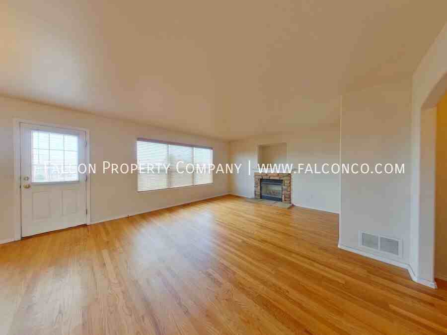 4055 Morning Glory Rd - Photo 7 of 28